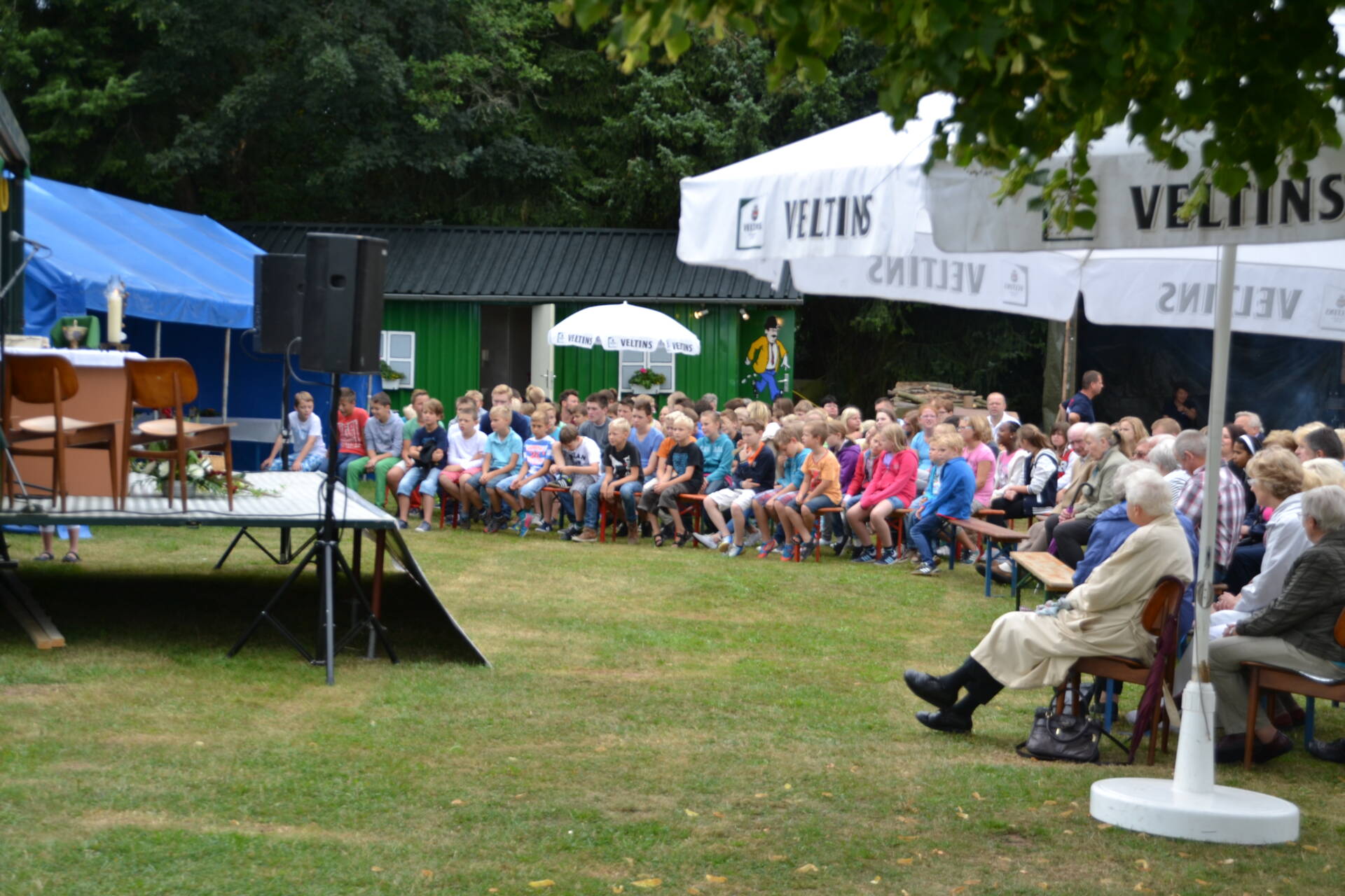 Oberntofest 2013 Medebach Besucher und Helfer