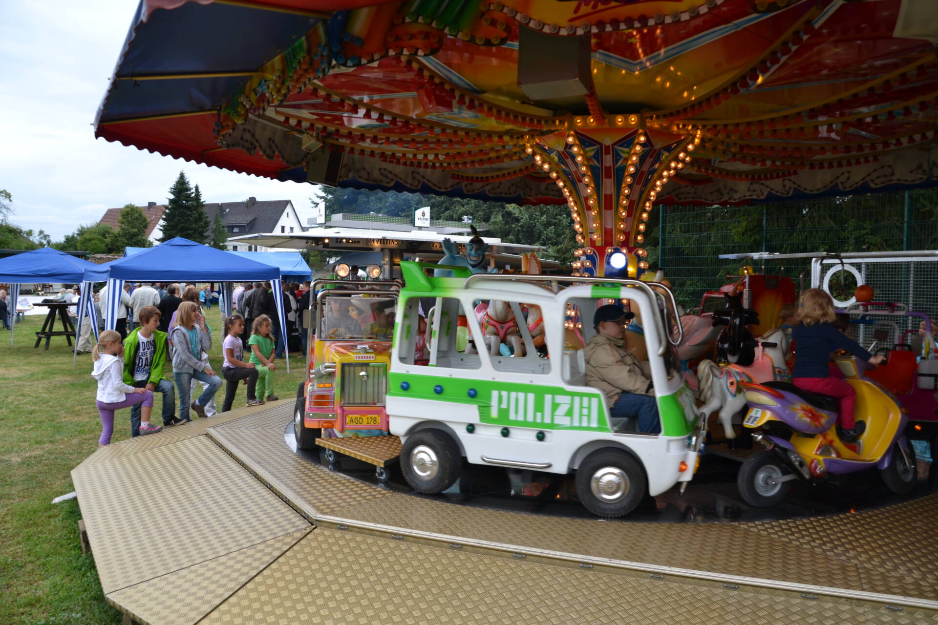 Oberntofest 2013 Medebach Besucher und Helfer