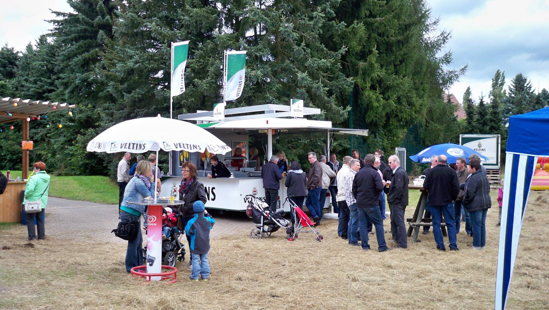 Oberntorfest Medebach Besucher und Helfer